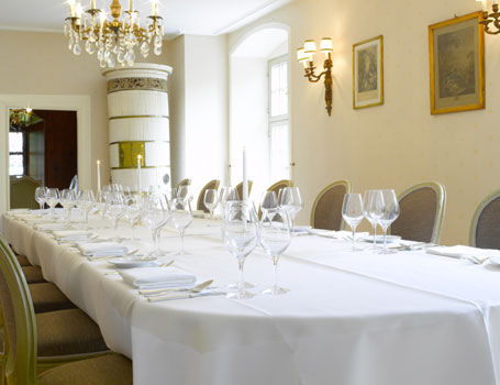Hotel Castle Garden Binningen 레스토랑 사진